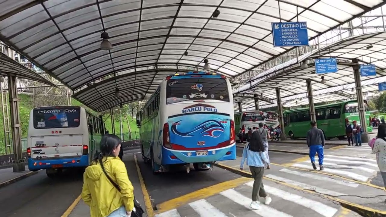 terminal en Playón de la Marín alos valles la Merced y direntes destinos Quito Ecuador..