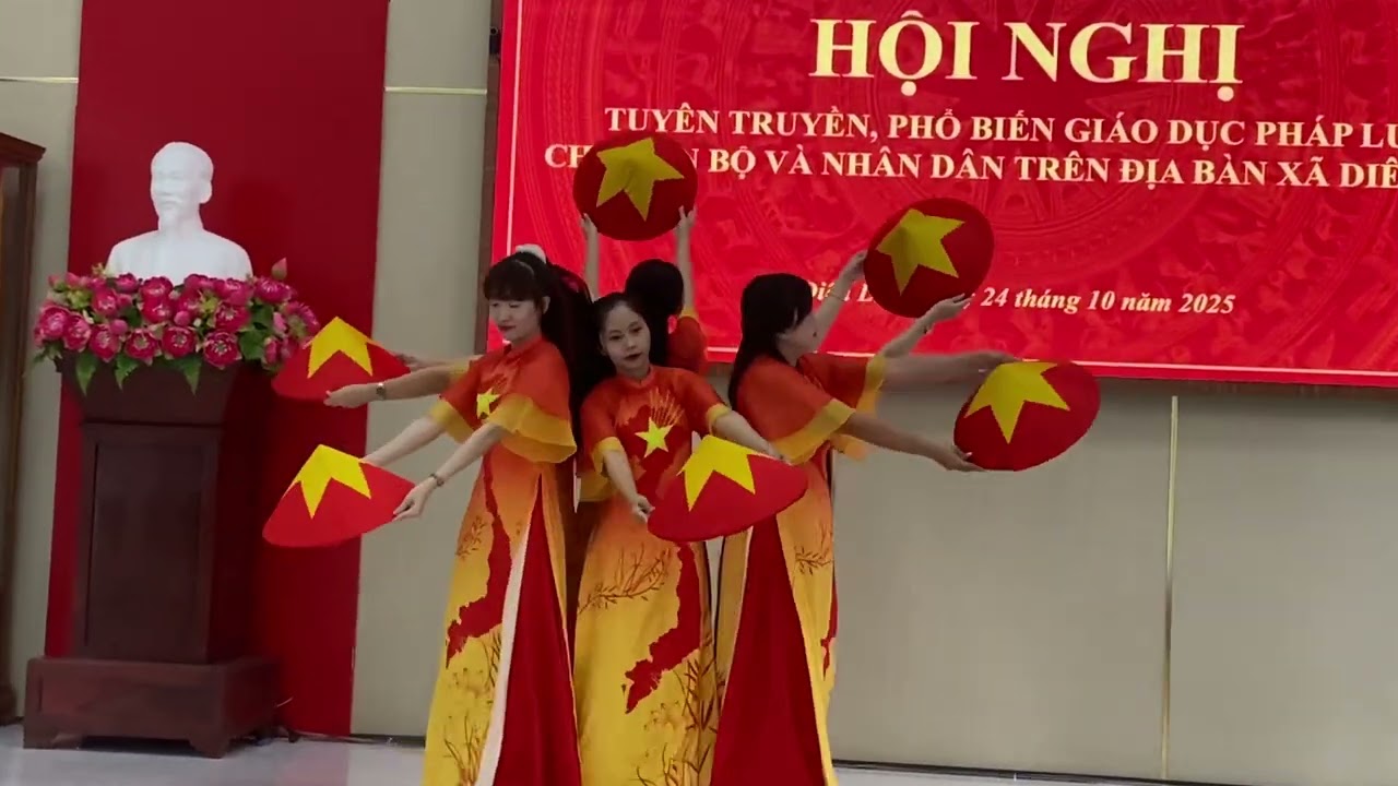 Múa: Một vòng Việt Nam (Nvl: Đông Thiên Đức)