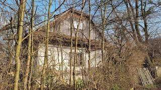 Opuštěný dům. Plno věcí a odpadu, ale minimální smrad. Pokákl jsem se? Top Urbex!