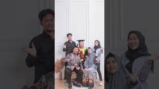 Foto studio wisuda keluarga bareng keluarga di Semarang yang nge-hits #studiofotosemarang