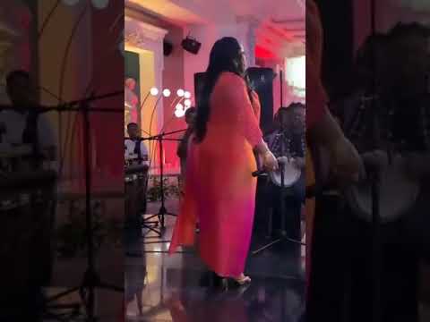 شاهد بالفيديو الفنانة هدى عربي تعود لإشعال مواقع التواصل بوصلة رقص مثيرة على أنغام أنا بغنيلو