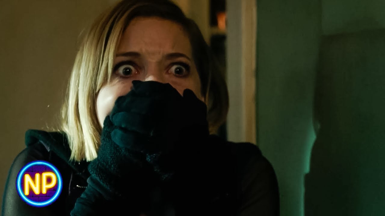 The Blind Man Chokes Out a Robber | Don't Breathe | Now Playing