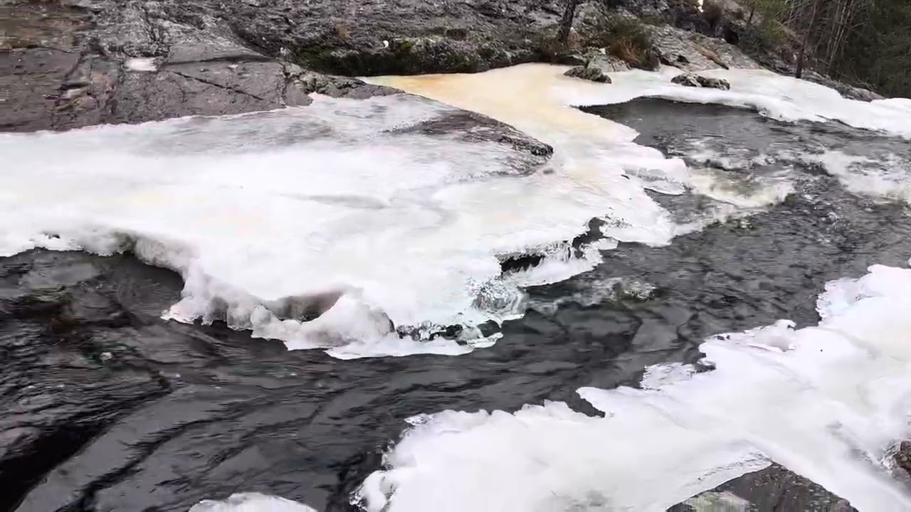 Elgåfossen top of waterfall at the borderline 