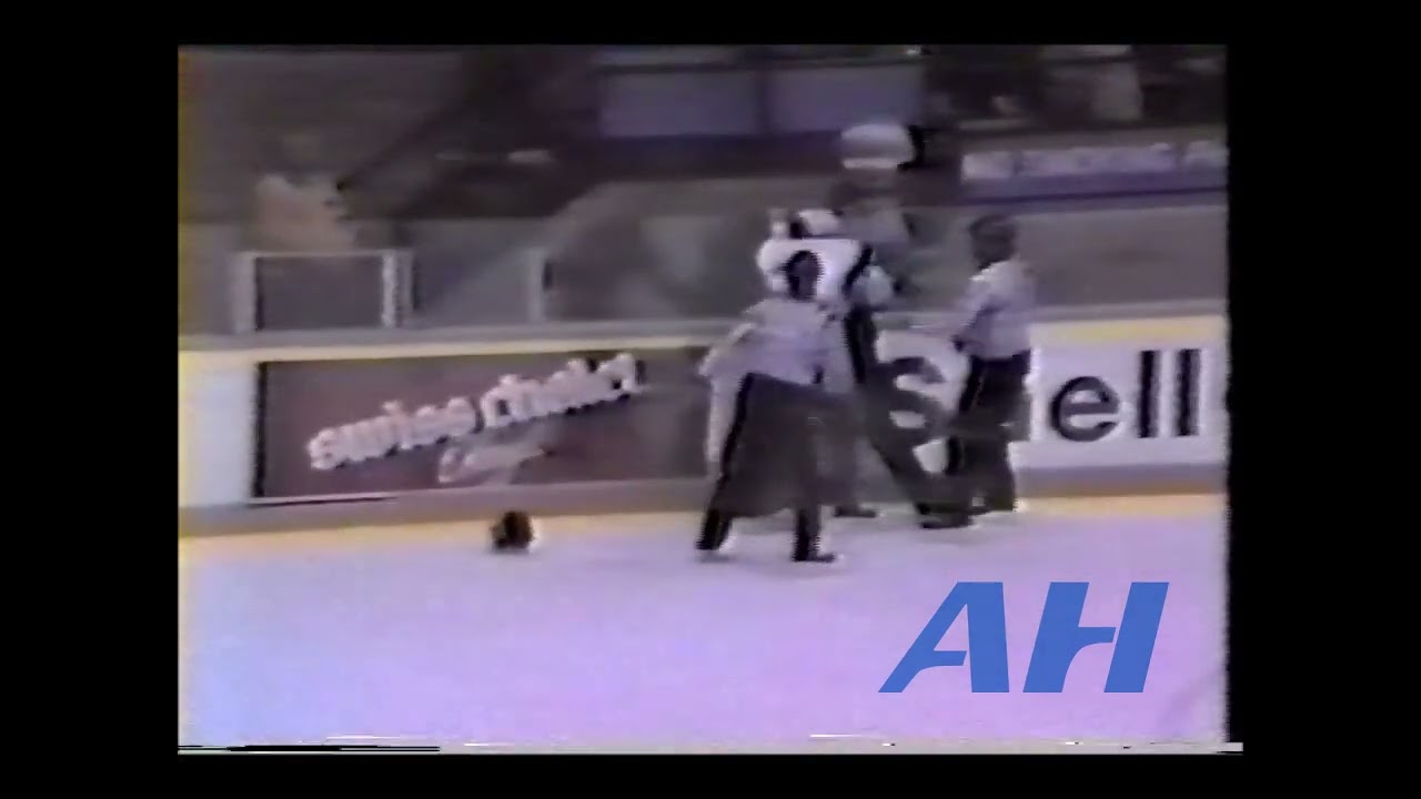 OHL Nov. 25, 1986 Nick Kypreos,NB v Dean Morton,OSH North Bay Centennials Oshawa Generals