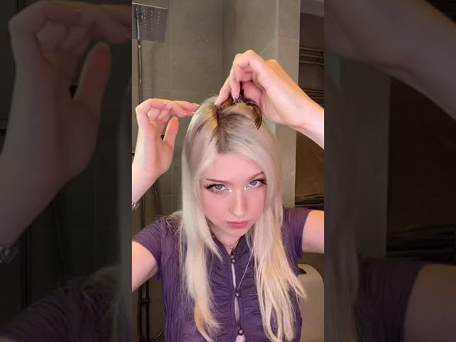 Dying my hair BLUE DIY #hairdye #bluehair #diyhairdye