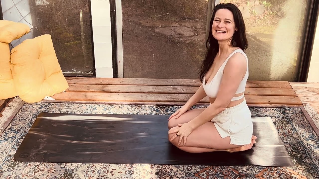 13-минутный утренний спокойный урок виньяса-йоги для эмоциональной регуляции | мягкий, подходит д...