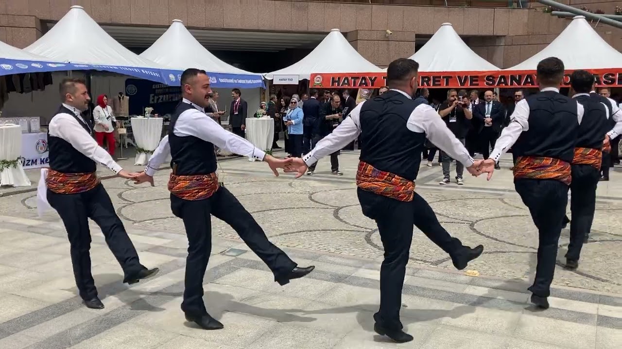 Erzurum Halk Oyunlarını Zevkle izledim