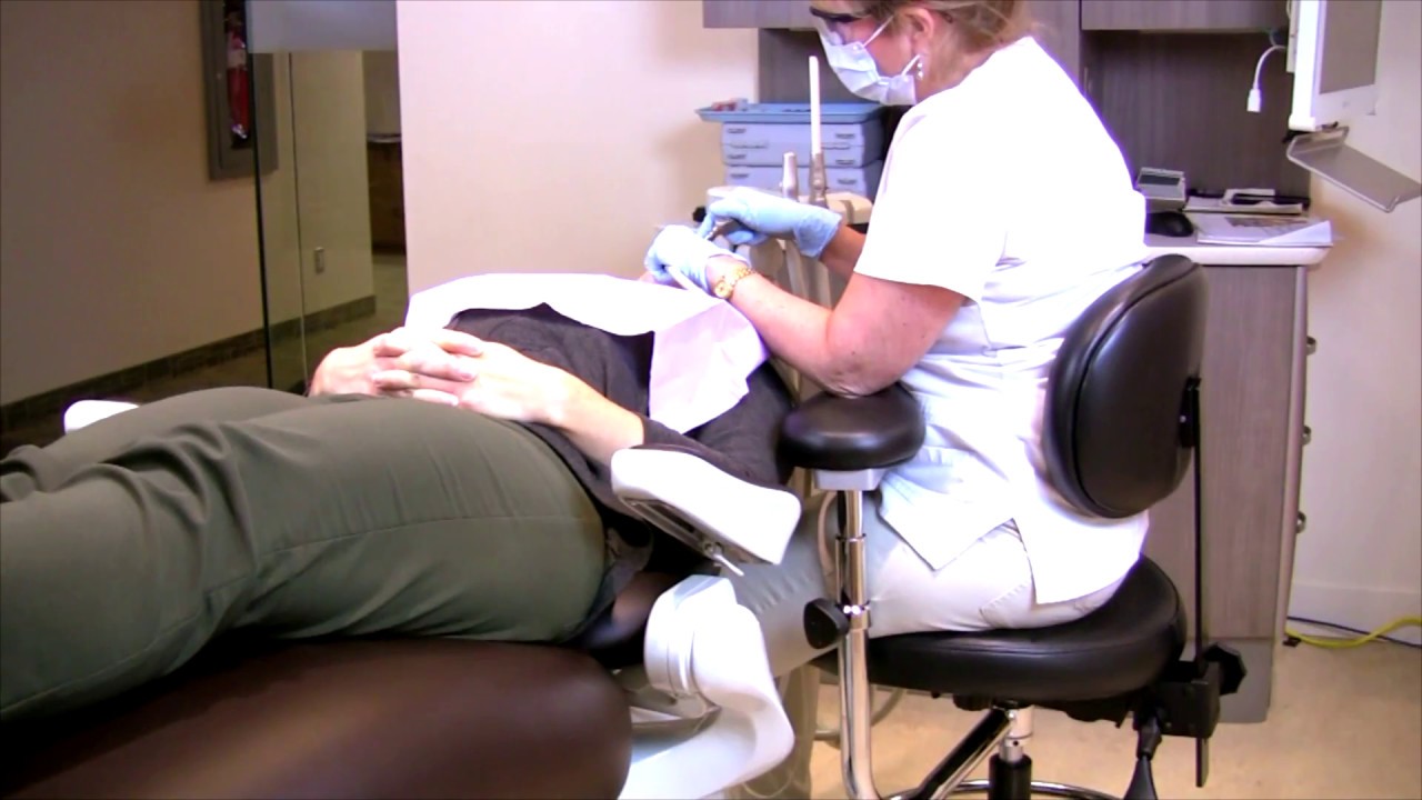 Assistante dentaire au travail - problèmes et solutions (v17)