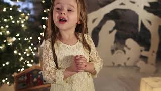 Download Lagu Amazing 4 year old sings Christmas song - Silent Night MP3 Download Lagu Amazing 4 year old sings Christmas song - Silent Night MP3