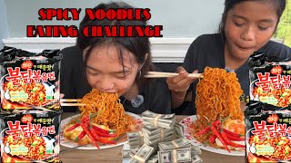 Download Lagu De eerste die klaar is met eten, wint geld! MP3