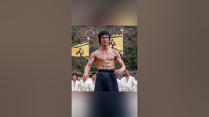 POSING LIKE BRUCE LEE #shorts
