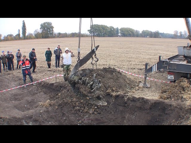 Пошуковці розкопали останки радянського літака часів Другої світової