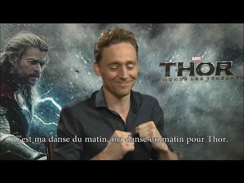 Video: Averea netă a lui Tom Hiddleston: Wiki, Căsătorit, Familie, Nuntă, Salariu, Frați