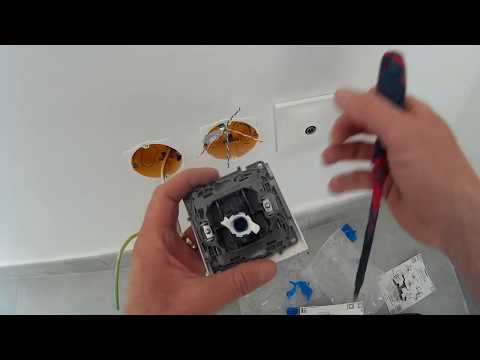 How to install an RJ45 connector on a CAT5 Ethernet network - brancher une prise réseau RJ45 LEGRAND