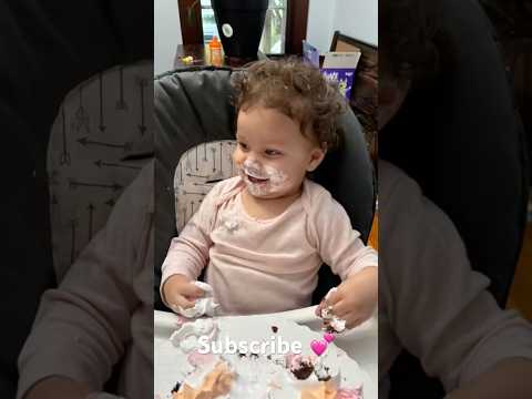 Malani Is Officially 1 Years Old Shorts Birthday Minniemouse Cake