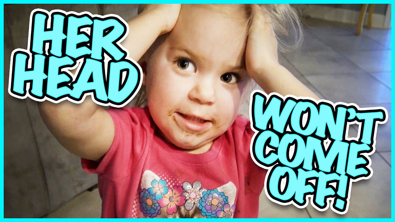 🌻SPRING CLEANING🌻RORY TRIES TO PULL HER HEAD OFF!! FAMILY VLOG SMELLY