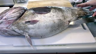 限界まで膨れ上がった巨大魚の中から大量に出てきた物は寄生虫