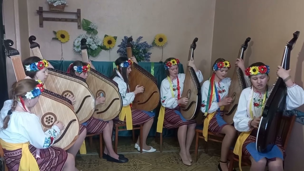 Ансамбль бандуристів ''Перлинки'' Магдалинівська музична школа, Котовська філія. 