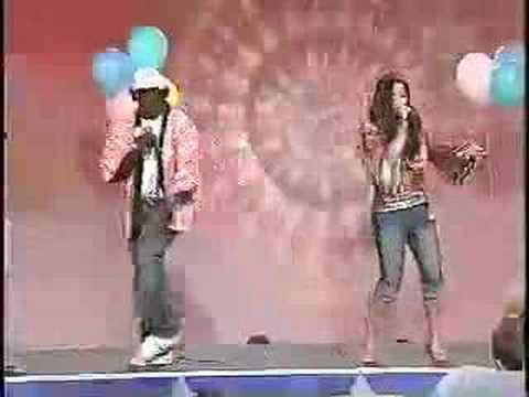 Aya Higuma &amp;  Khemikal  perform "Geisha Gal" (2006)