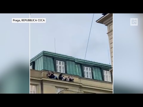 Praga, tiroteo en la Universidad: muertos y heridos, el atacante asesinado