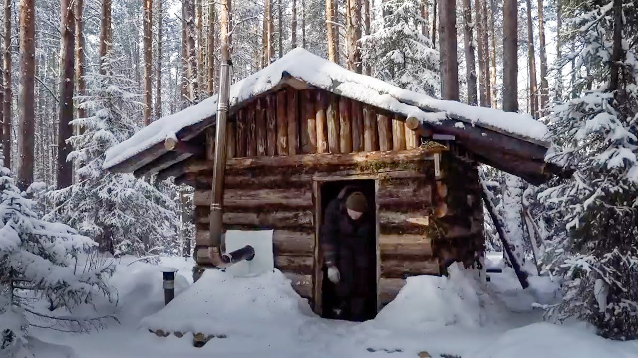 Living in a Handbuilt Log Cabin  1 Year Alone in the Winter Forest Survival Shelter  -45°C