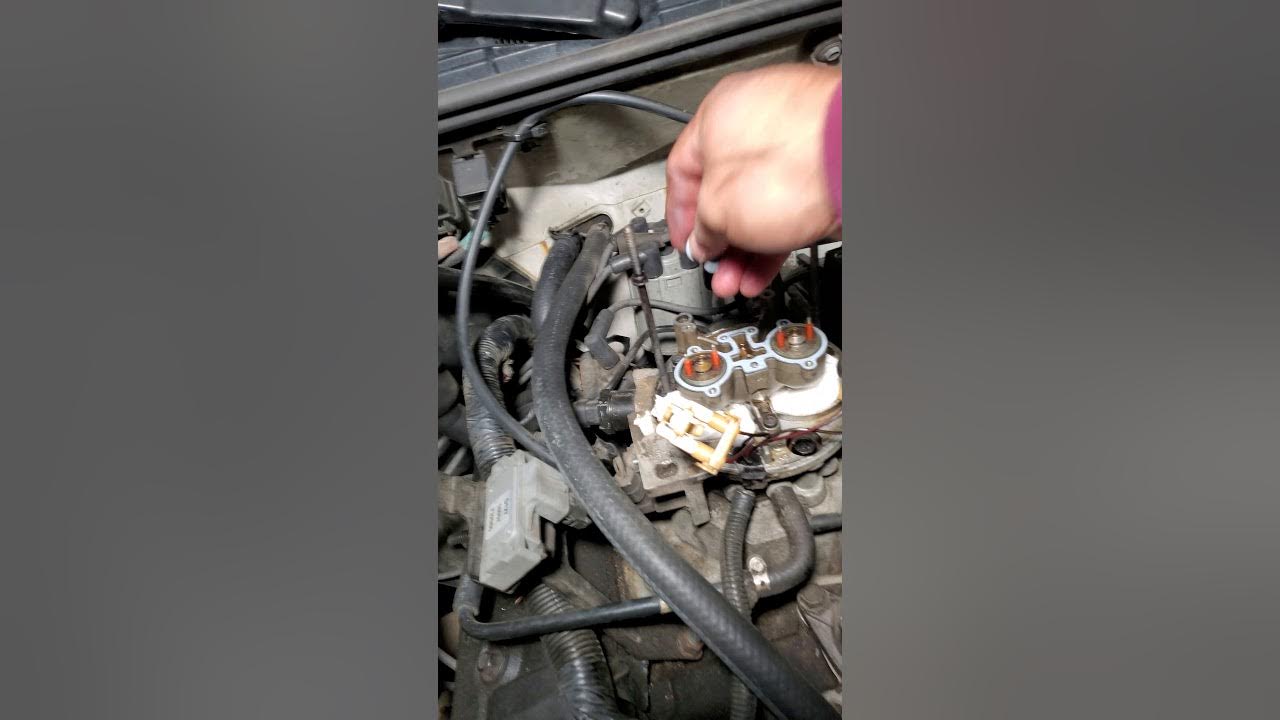 Chevrolet S10 1995 4.3 Fuel pressure regulator Replaced - YouTube