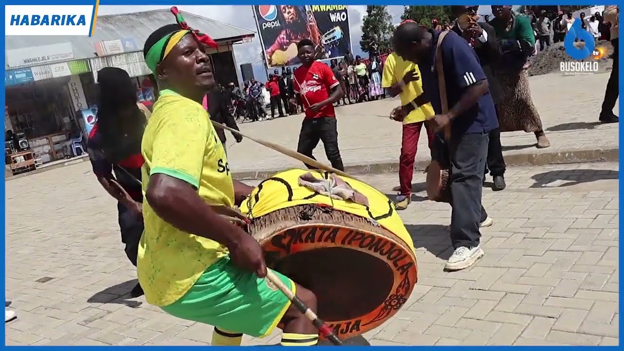 Shuhudia Umahiri wa Upigaji wa Ngoma ya Asili ya Kinyakyusa