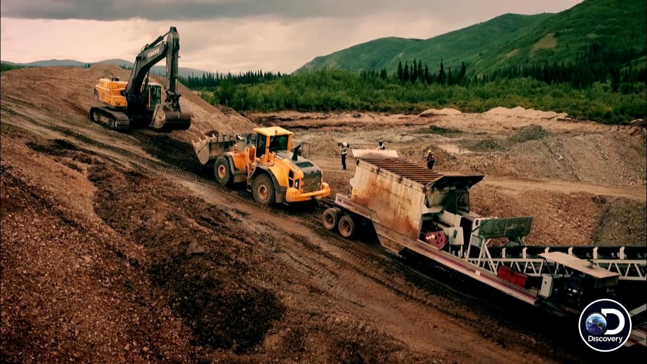 Stuck in the Mud? Got an Excavator Handy? | Gold Rush