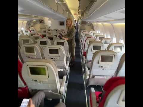 Успел за минуту пройти весь Airbus A330 Nordwind Airlines. В конце видео кабина пилотов 👨‍✈️