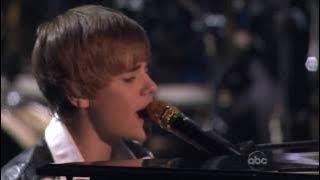Pray [HD] - Justin Bieber Performing Live @ the AMAs [1080p]