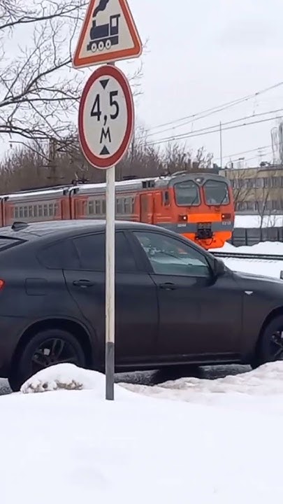 Жд переезд Ивантеевка. Электричка: Фрязино-Москва пасс. - YouTube