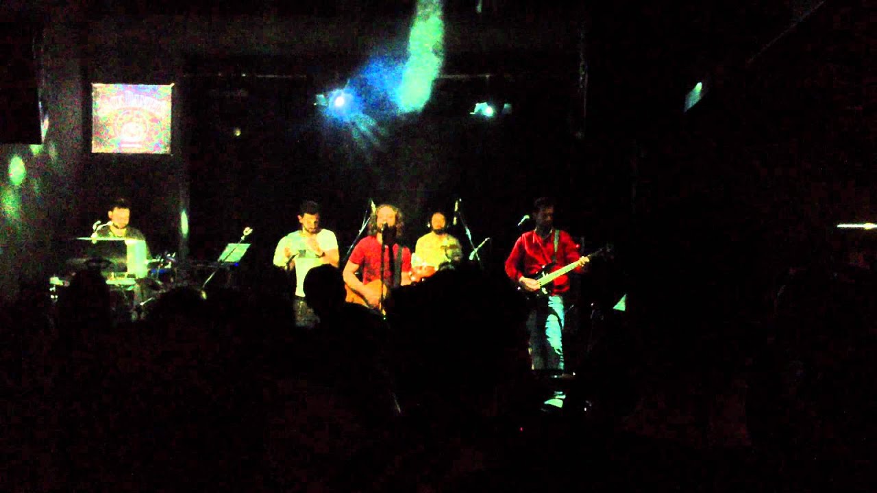 Spyreas Sid from CYANNA live  At Koo Koo 12/1/2012