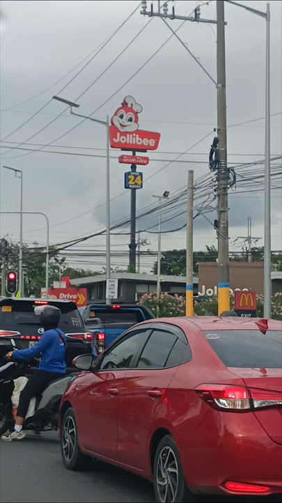 i saw him again #jollibee #trending #youtubeshorts #shortvideo