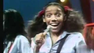 Video thumbnail of "Sister Sledge - Love Don't Go Through No Changes On Me (SOUL TRAIN).avi"