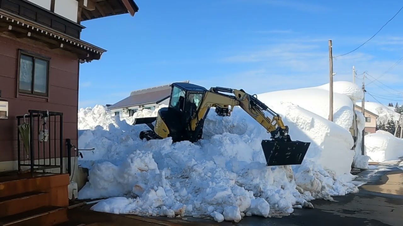 ユンボで自宅の横を除雪！青空が気持ちいい。【20260204】