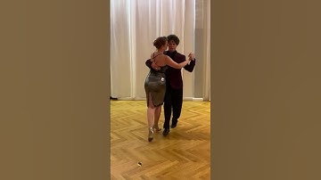 Universitango.com - Pablo & Ludmila - Slow Simple Argentine Tango Steps