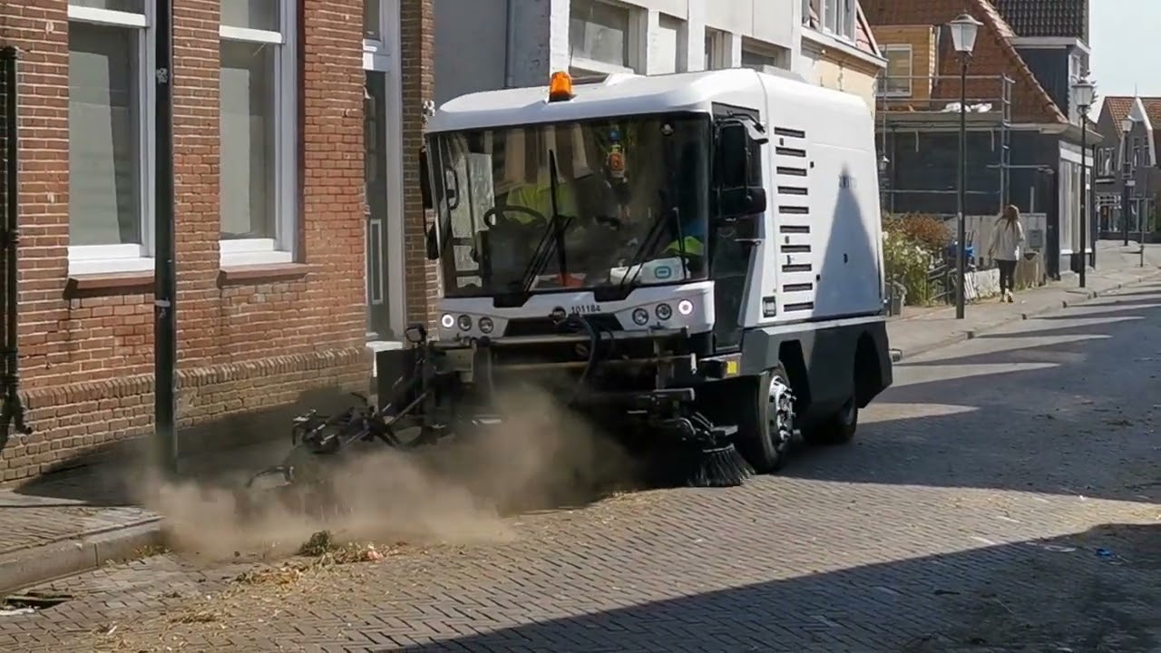 2023-09-16 Zaanstad veegt Zuiddijk schoon voor Dam tot Damloop