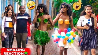Funny prank La La Le Le La Song // Walking Ladies Style 🤭😂 || Amazing Prank Video 🤣 || Prank Video