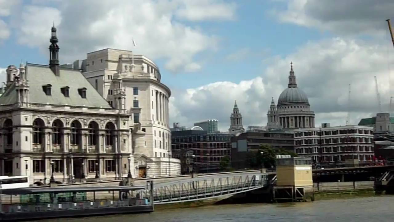 Dixie Queen On The River Thames