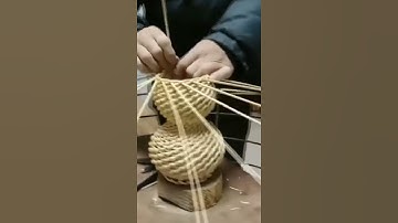 Weaving a wicker gourd #heritage #craftsmanship #diy