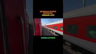 India’s Legendary Long Route Train Crossing 😍|🔥Ernakulam Hazrat Nizamuddin SF Express