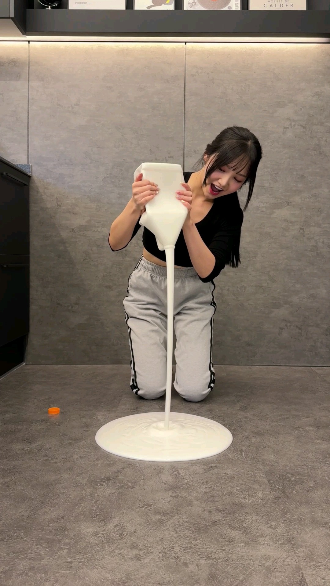 磁石で動くアメーバ 生きてるみたい！ 磁石で動くアメーバ ダイソー 自由研究 - YouTube
