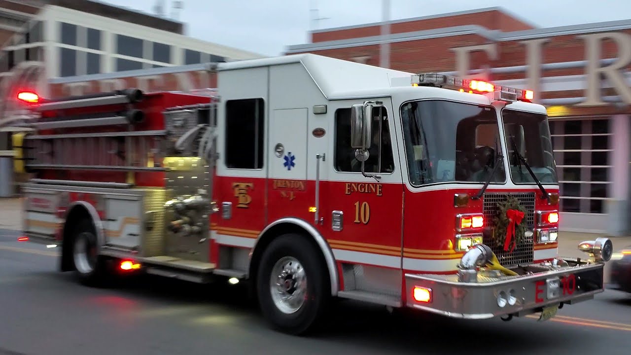 TFD Engine 10, Rescue 1 and Battalion 6 Responding - YouTube