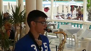 10 Most Epic Sax Solos all of time(live) by Dino Mond.