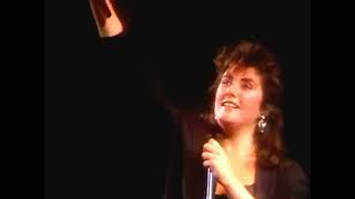 Laura Branigan - 'Forever Young' [cc] LIVE 1986