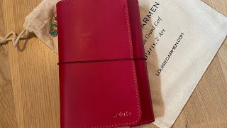 Unboxing my fuchsia pocket from Louise Carmen
