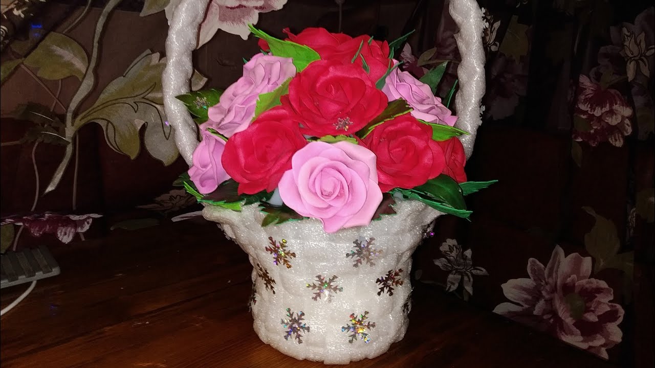 Корзина из подложки для букетика роз.