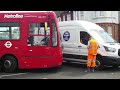 Bus kemarahan di jalan vs pengemudi Van di Harlesden London