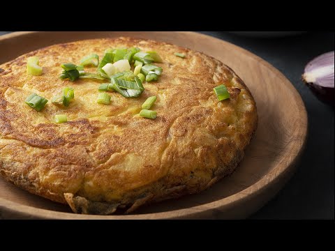 ✨ "Russian-style pizza: crispy potatoes, juicy chicken, and melting cheese!" ✨