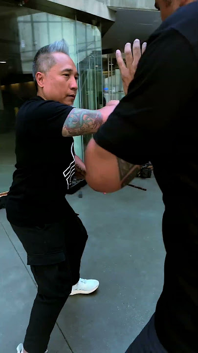 Mashinada anal jinsiy aloqa Transex onlayn TV